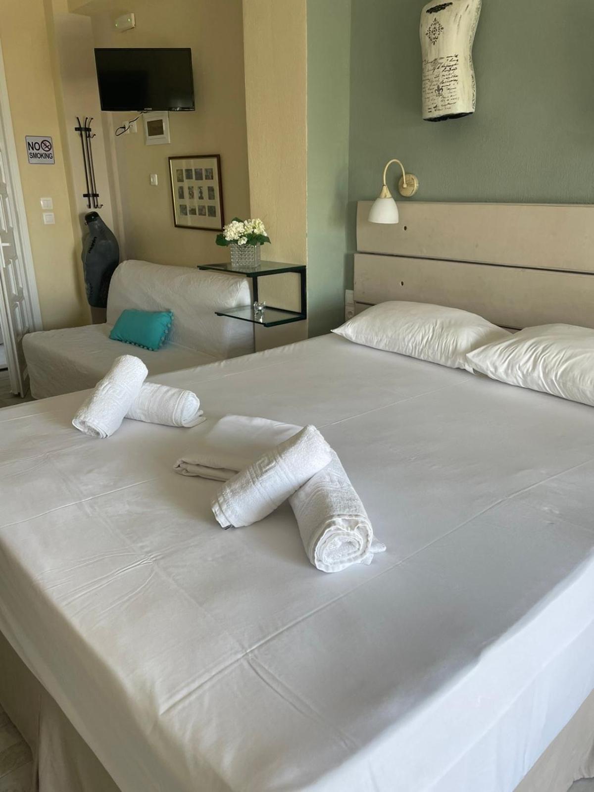 Axion Esti Apartments Skopelos Oda fotoğraf